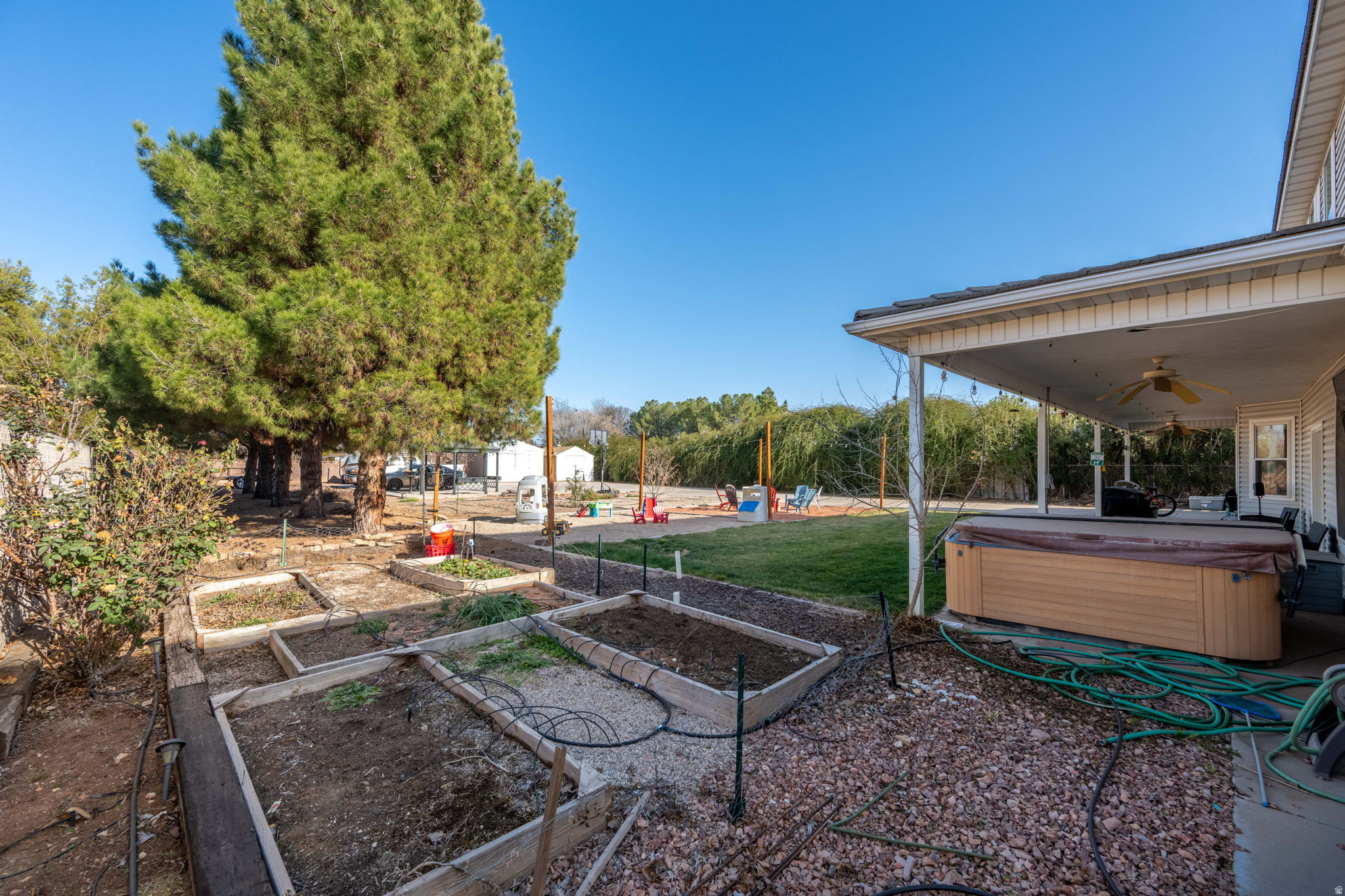 PINE VIEW EST 2 - Residential