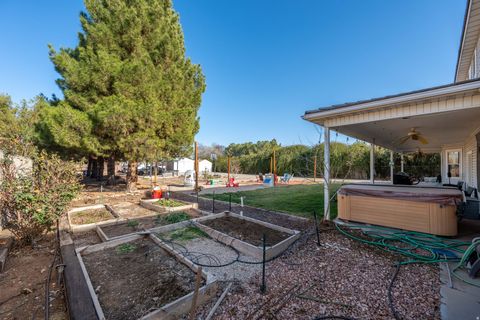 Tiny photo for 2057 S SOLANA CIR, Washington, UT 84780 (MLS # 2135527)