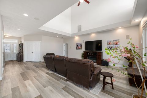 Tiny photo for 2057 S SOLANA CIR, Washington, UT 84780 (MLS # 2135527)