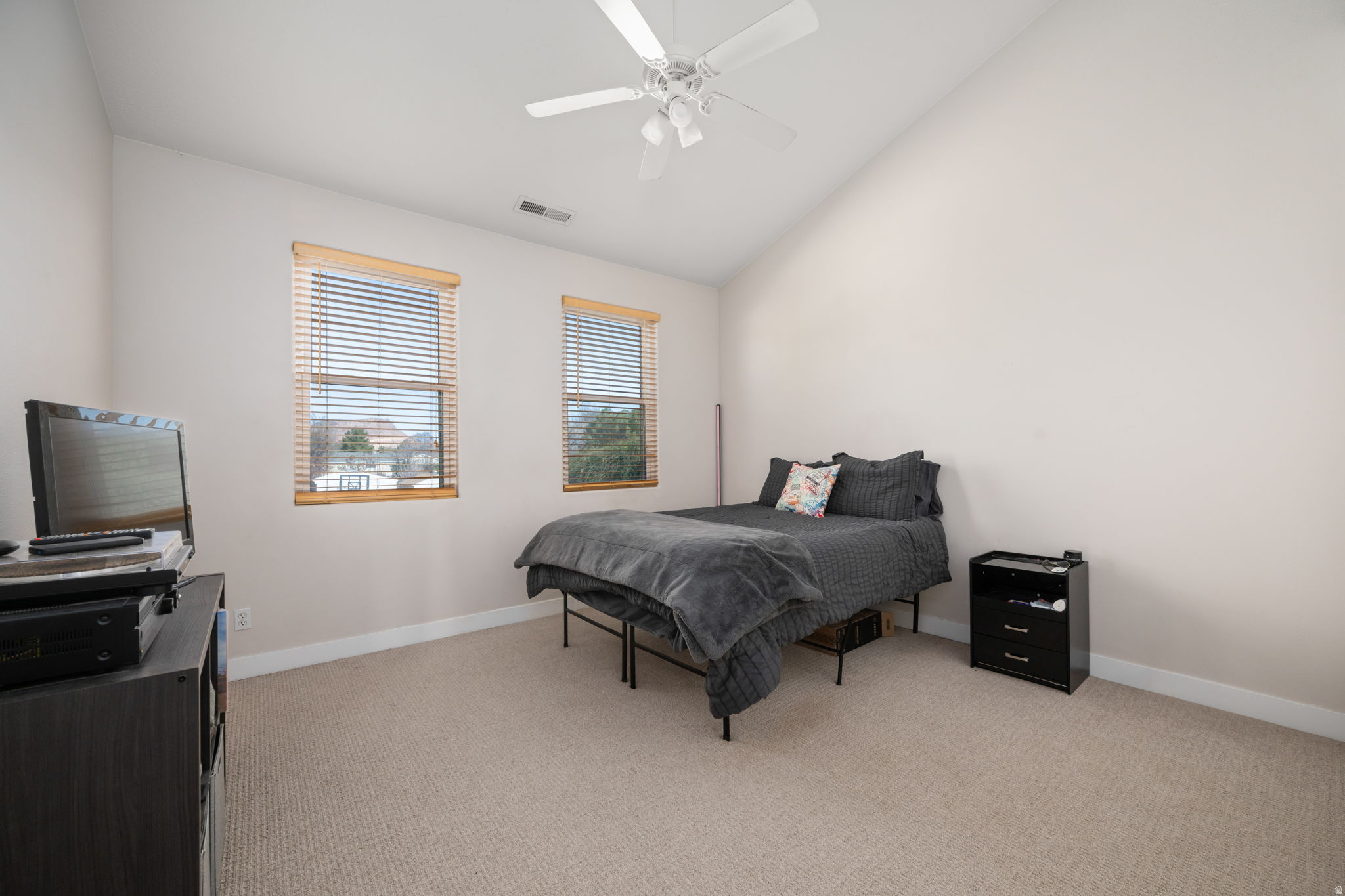 PINE VIEW EST 2 - Residential