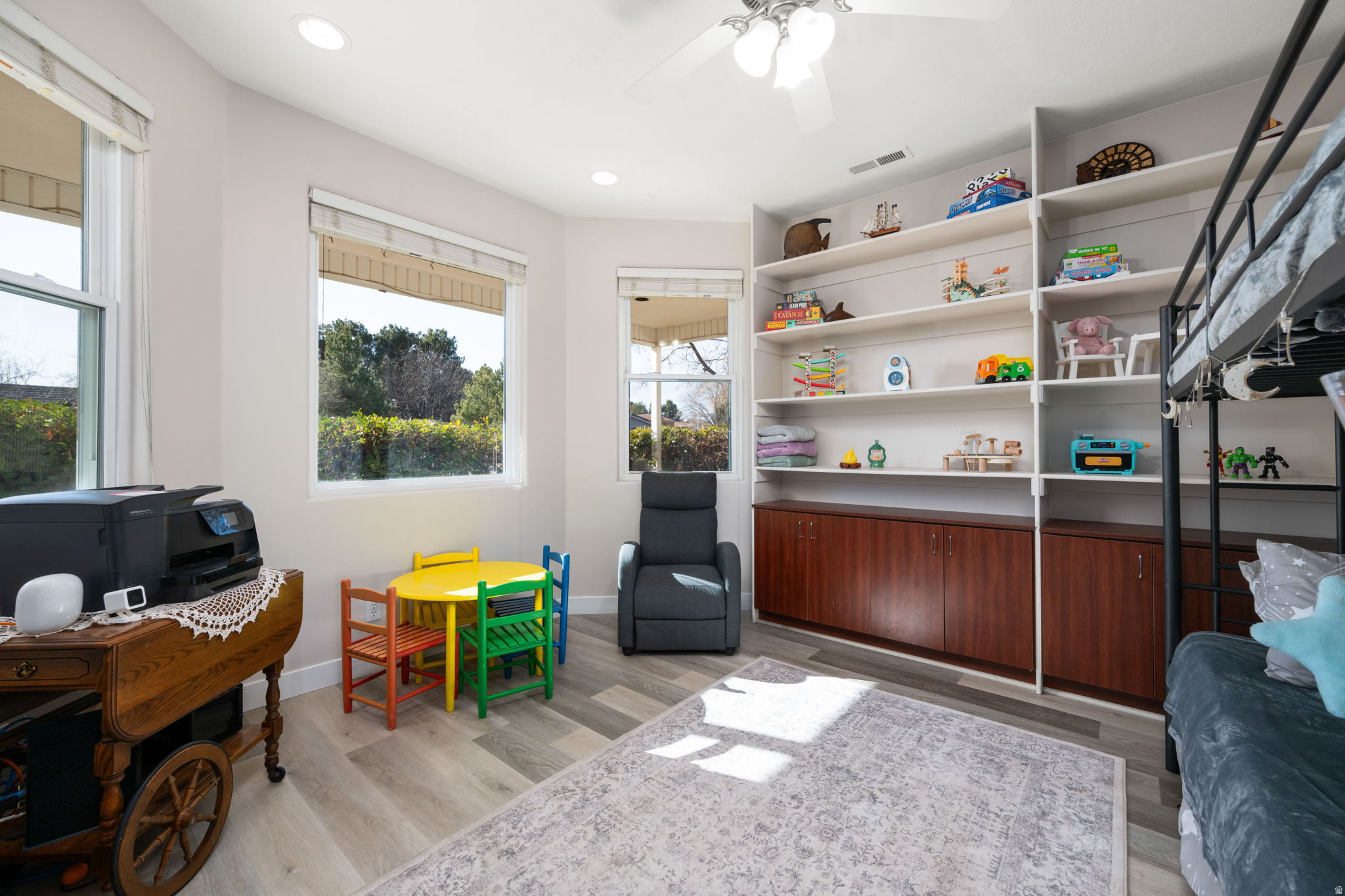 PINE VIEW EST 2 - Residential