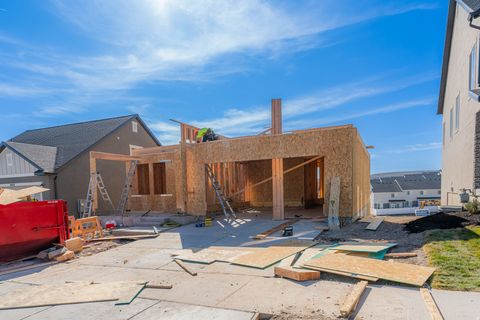 Photo of 1449 W BOSEMAN WAY #613, Saratoga Springs, UT 84045 (MLS # 2114608)