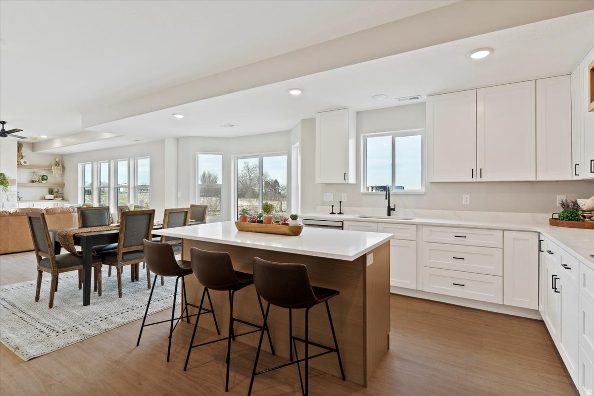 DISTANT SERENADE - Residential