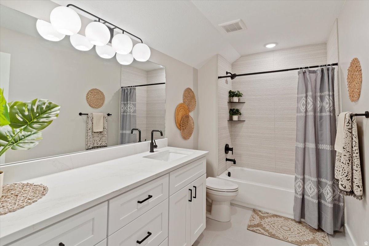 DISTANT SERENADE - Residential