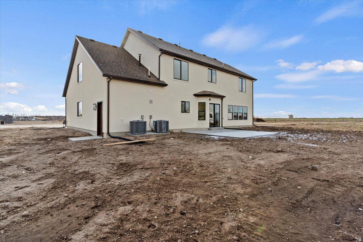 DISTANT SERENADE - Residential