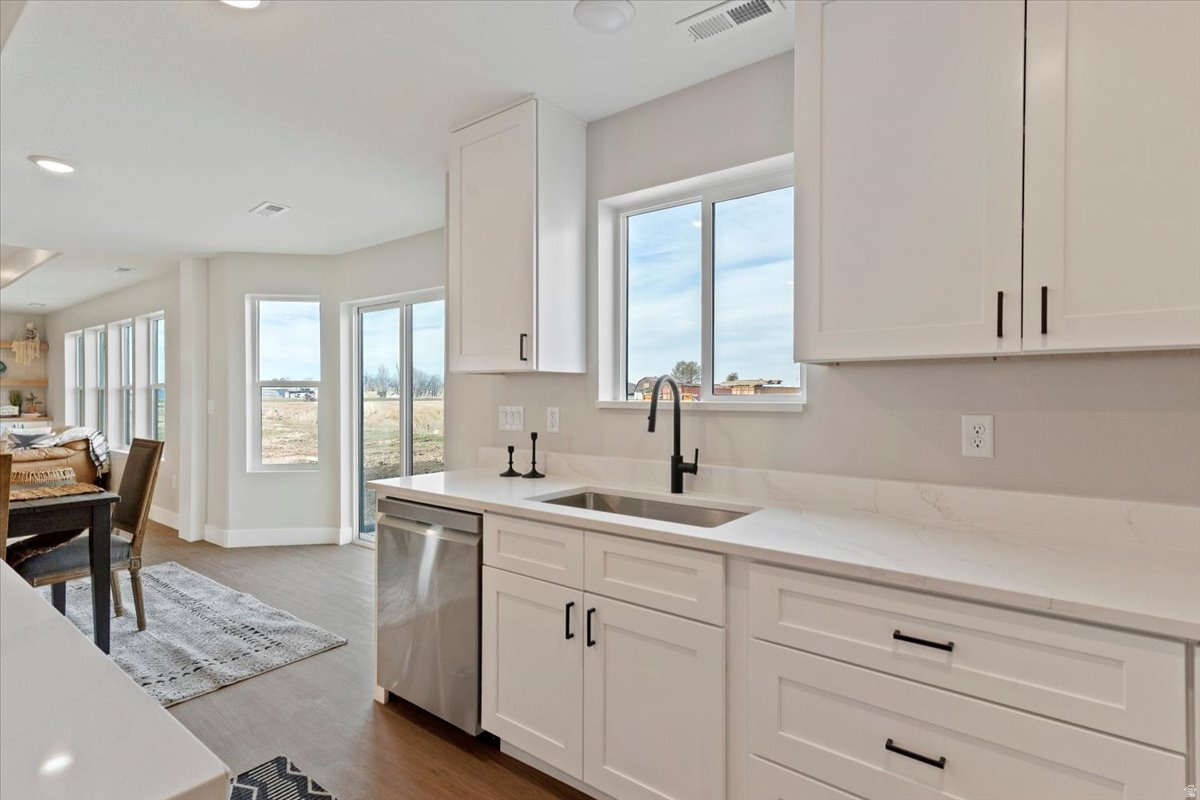 DISTANT SERENADE - Residential