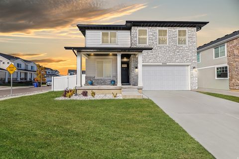 Photo of 6222 W BRECCIA VISTA WAY, West Jordan, UT 84081 (MLS # 2135655)