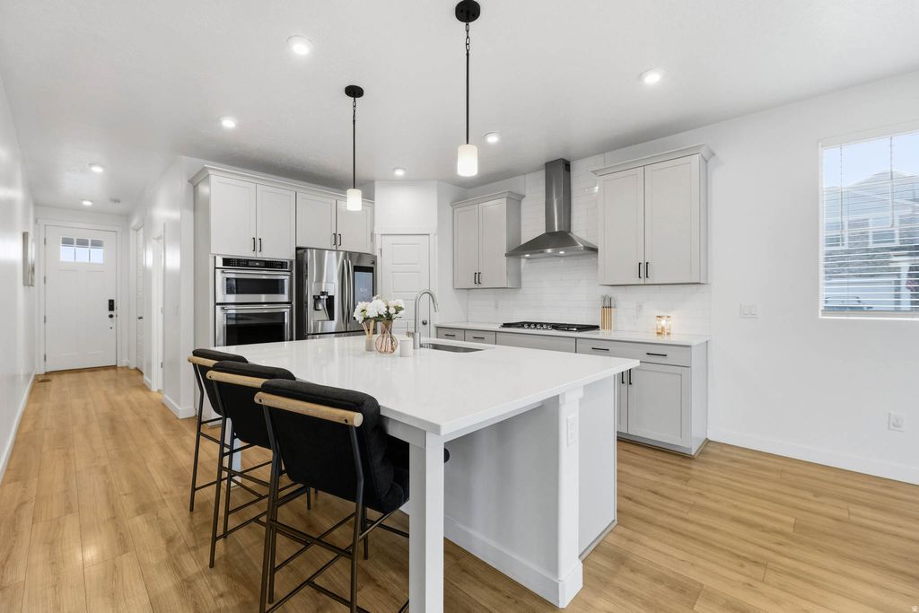 Photo of 6222 W BRECCIA VISTA WAY, West Jordan, UT 84081 (MLS # 2135655)