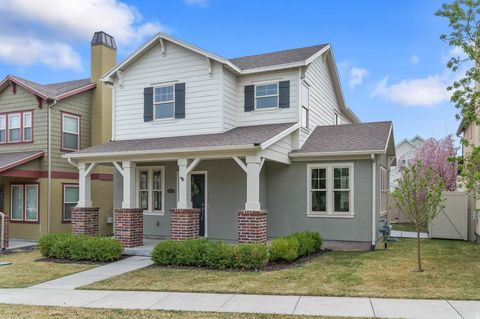 Photo of 11097 S TOPVIEW RD, South Jordan, UT 84009 (MLS # 2145530)