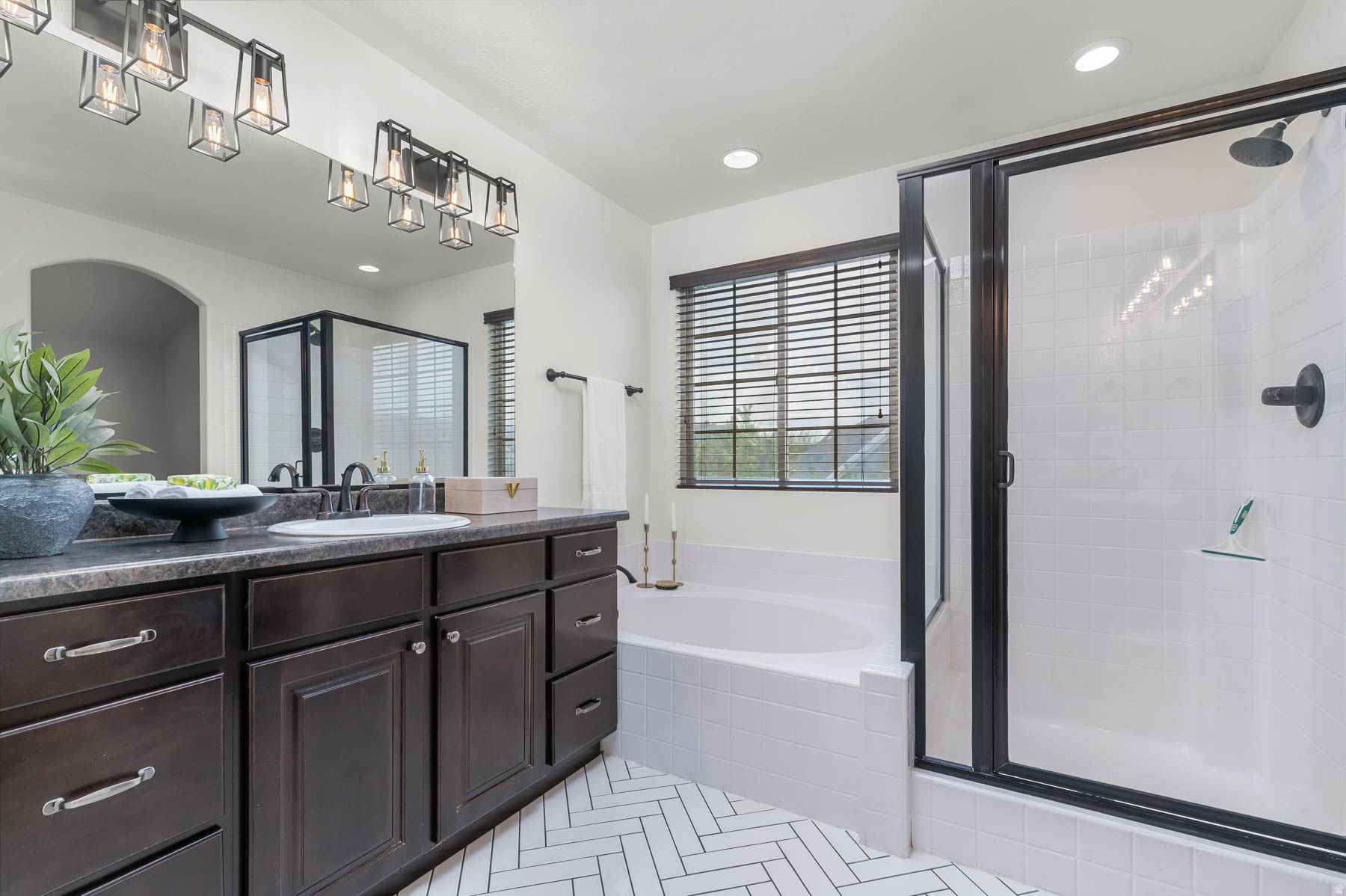 KENNECOTT - Residential