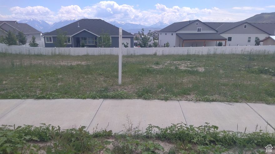 WEST FACING, WALKOUT BASEMENT, VIEW LOT!  Come Design & Build your Custom Home to take advantage of the 180 degree views!  Builder to be Bangerter Homes, One of Utah's most decorated CUSTOM Home Builders!  Enjoy the process of designing and building your dream home with a walkout basement, 3 Car Garage and a Deck to capture the stunning views.