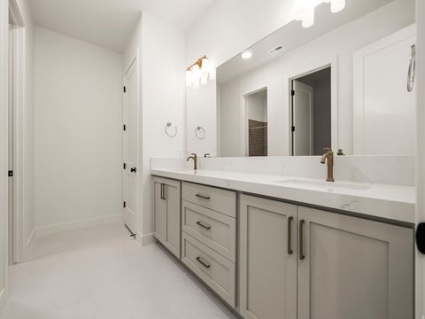 Tiny photo for 1554 S 920 E, Salem, UT 84653 (MLS # 2133733)