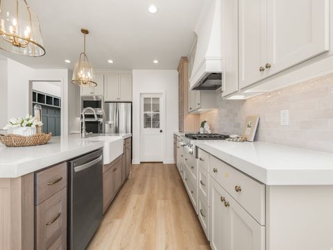 Tiny photo for 1554 S 920 E, Salem, UT 84653 (MLS # 2133733)