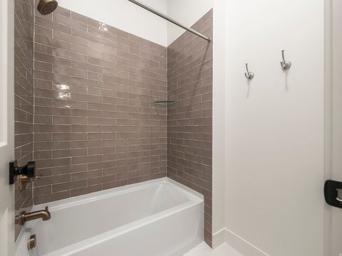 Tiny photo for 1554 S 920 E, Salem, UT 84653 (MLS # 2133733)