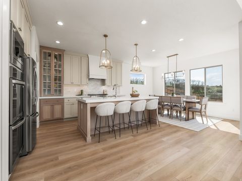 Tiny photo for 1554 S 920 E, Salem, UT 84653 (MLS # 2133733)