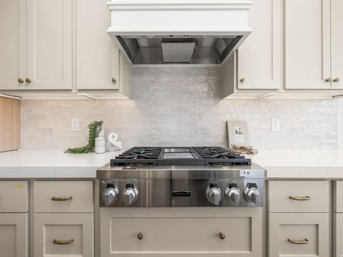 Tiny photo for 1554 S 920 E, Salem, UT 84653 (MLS # 2133733)