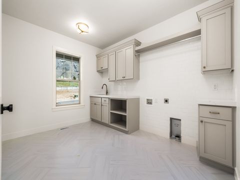 Tiny photo for 1554 S 920 E, Salem, UT 84653 (MLS # 2133733)