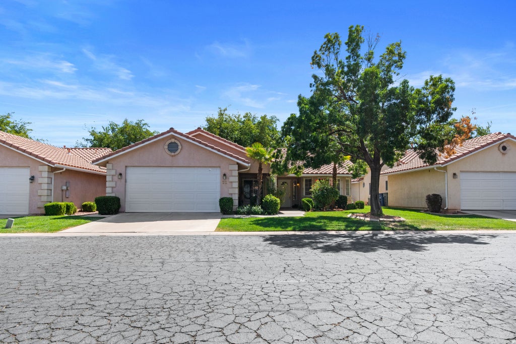 Photo of 1825 W MATHIS PARK PL #22, Saint George, UT 84770 (MLS # 2185498)