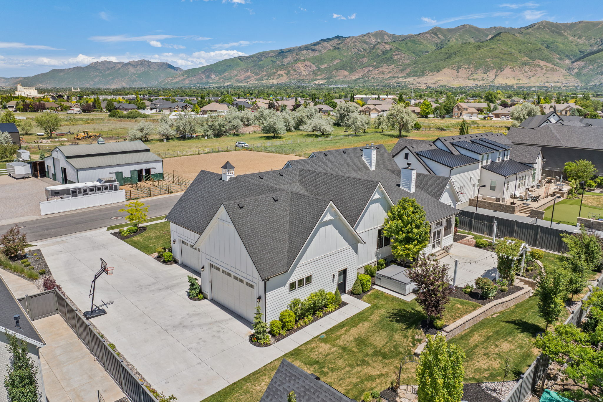 BRADY ESTATES - Residential
