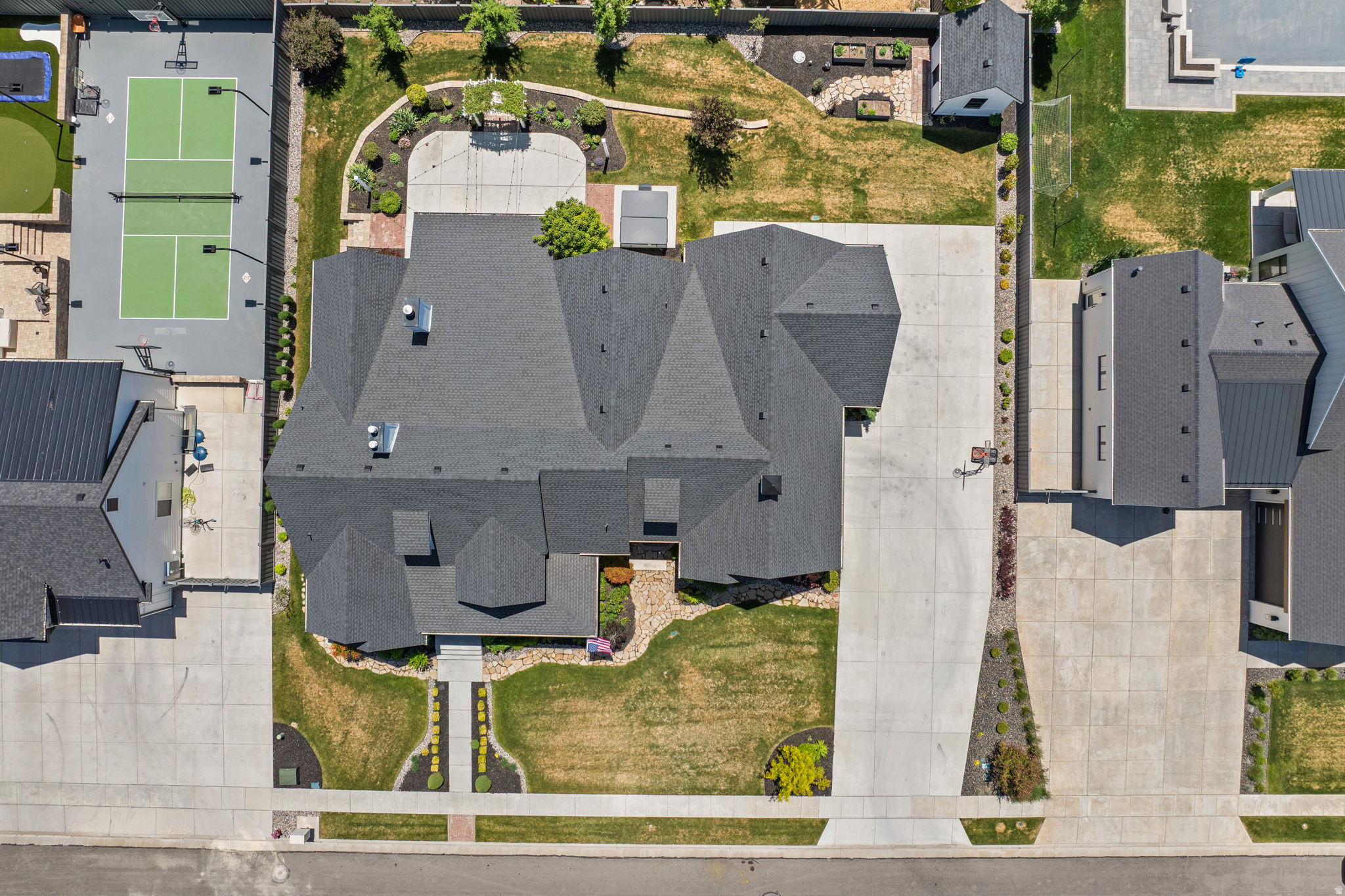 BRADY ESTATES - Residential
