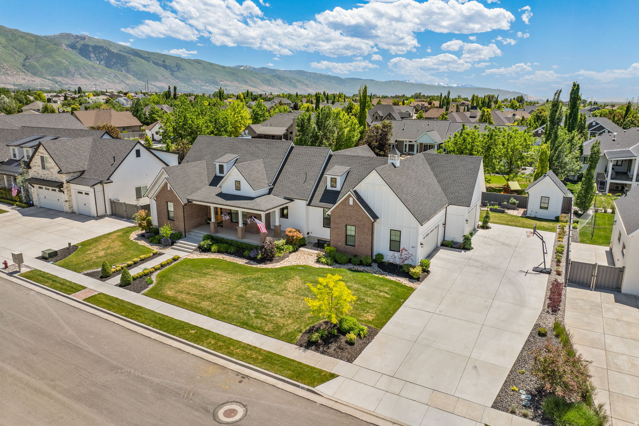 BRADY ESTATES - Residential