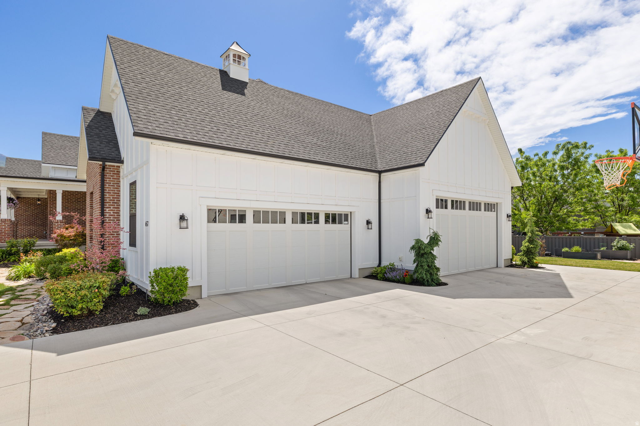 BRADY ESTATES - Residential