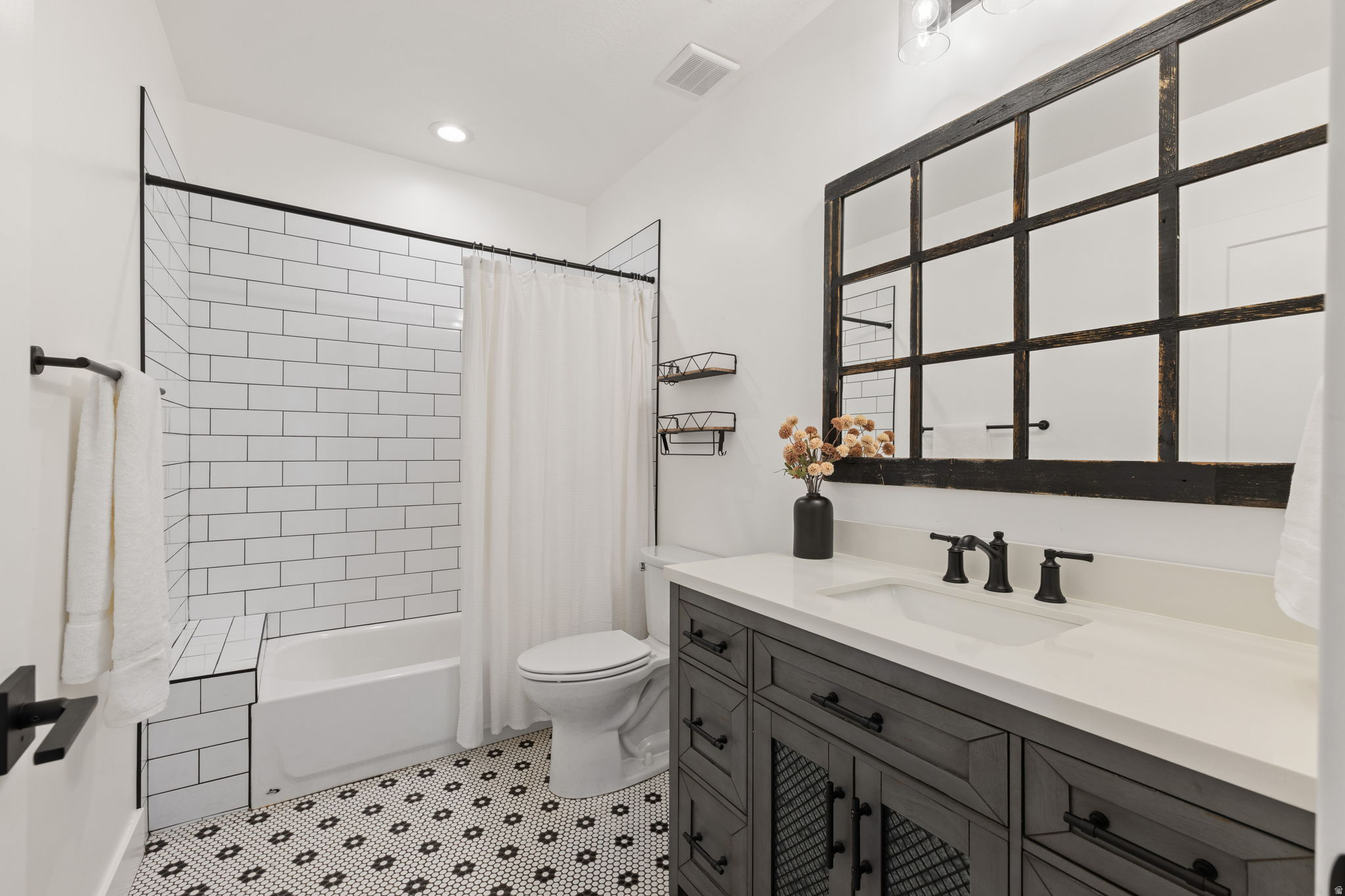 BRADY ESTATES - Residential