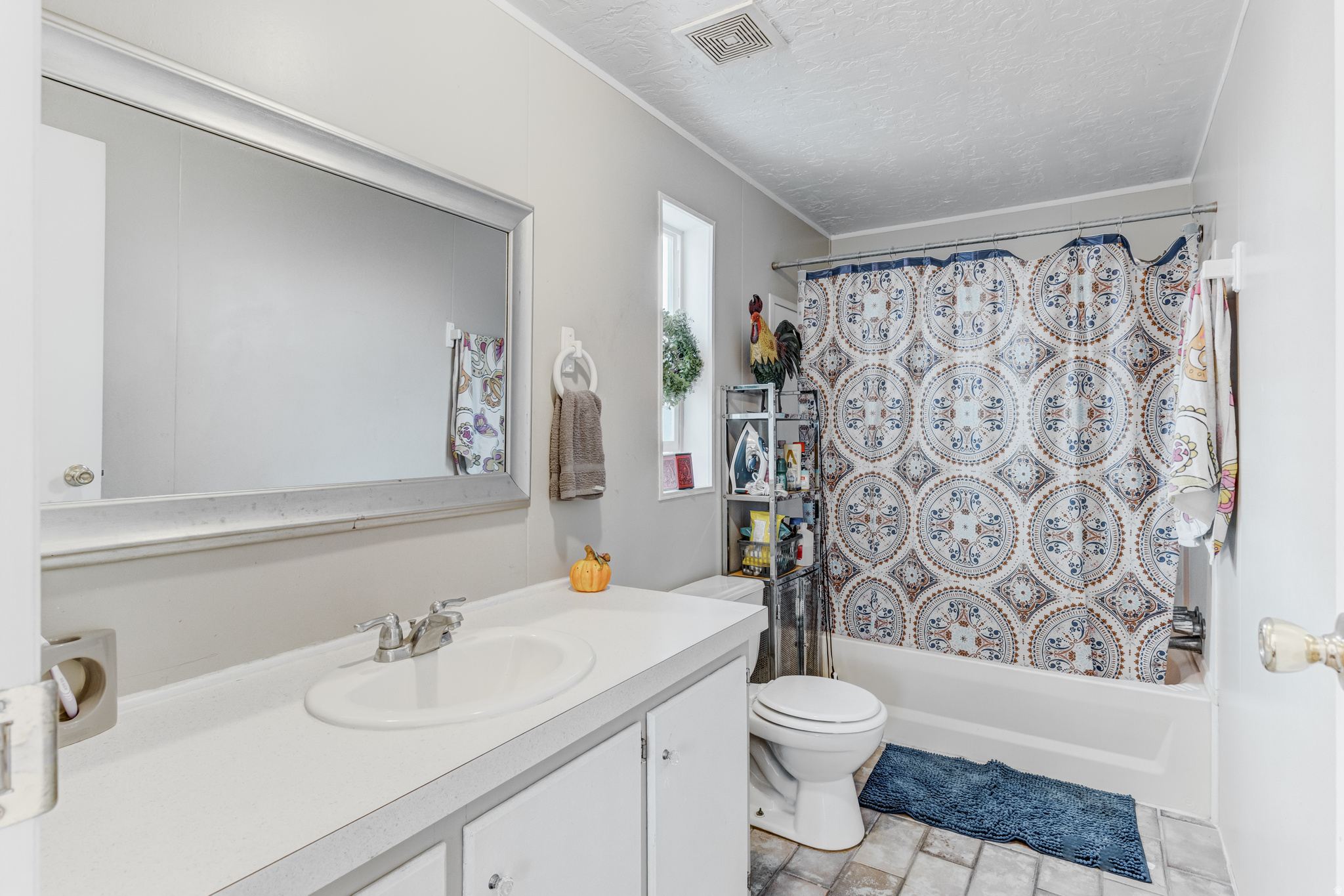 ROLLING HILLS - Residential