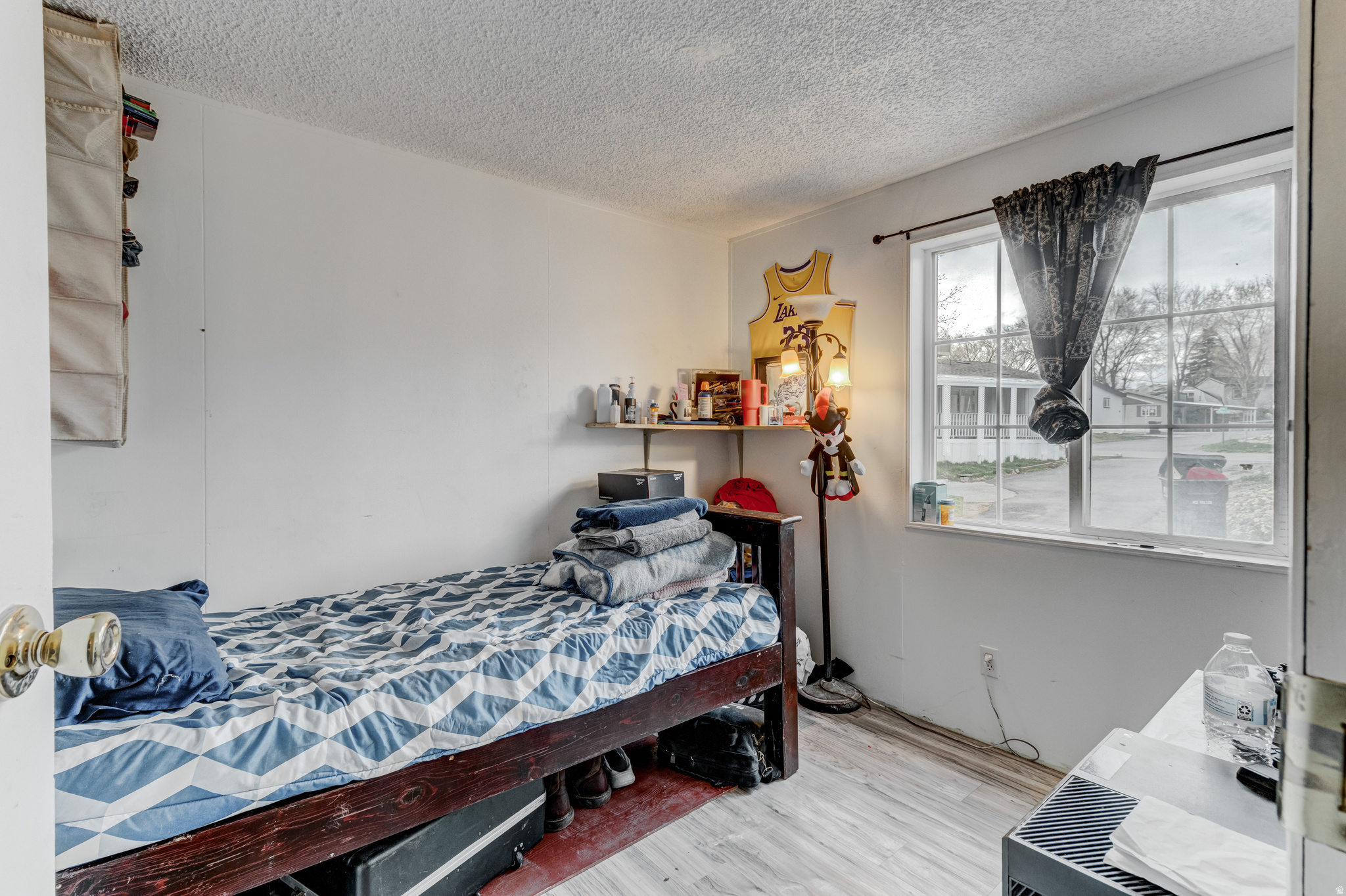 ROLLING HILLS - Residential