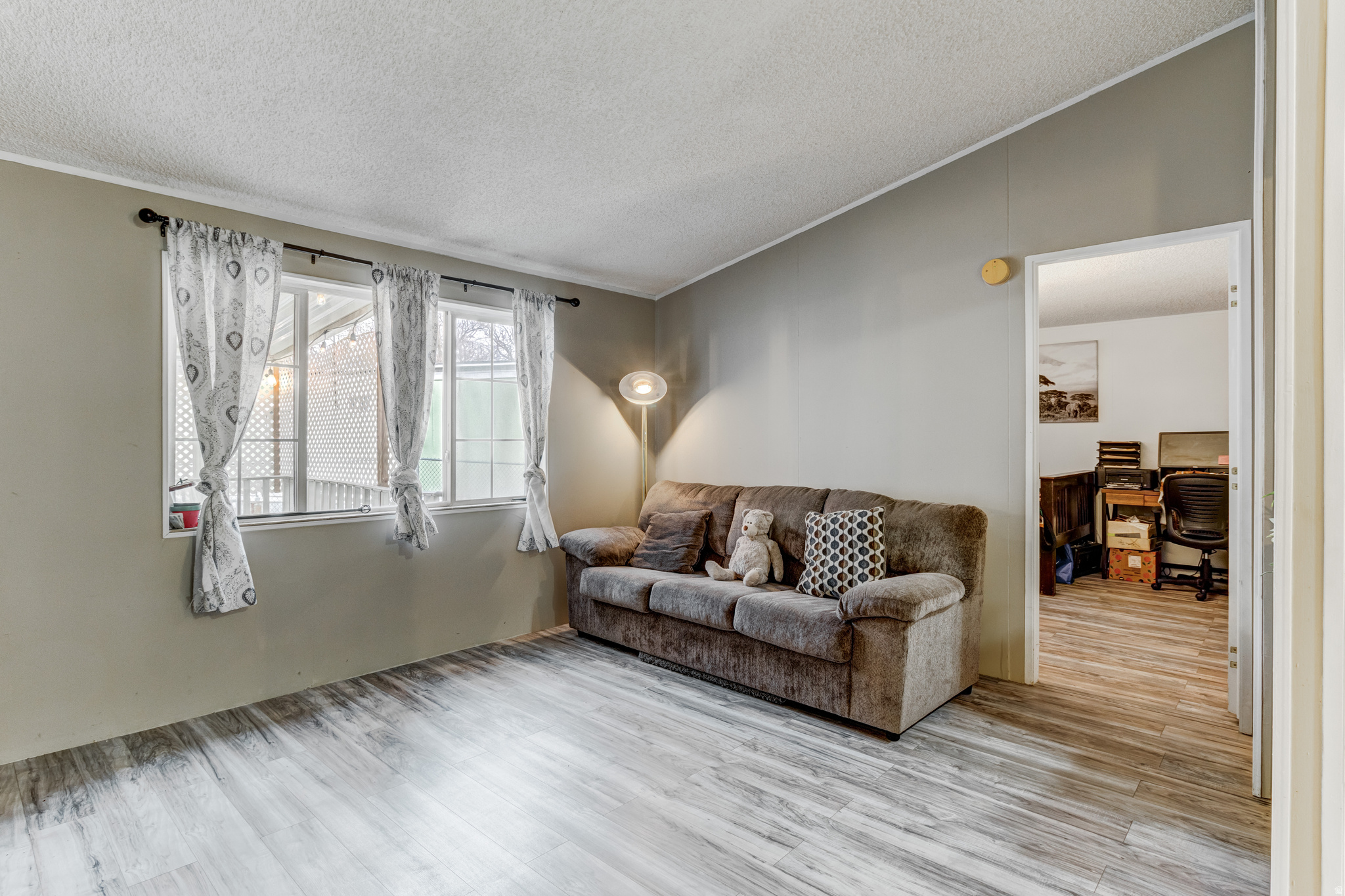 ROLLING HILLS - Residential