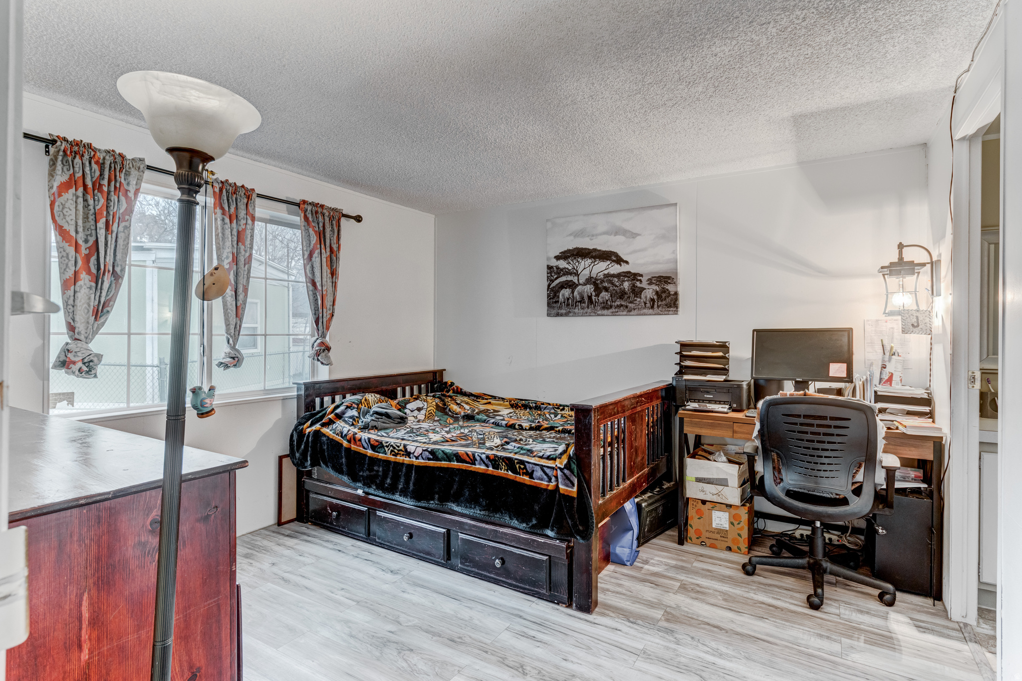 ROLLING HILLS - Residential