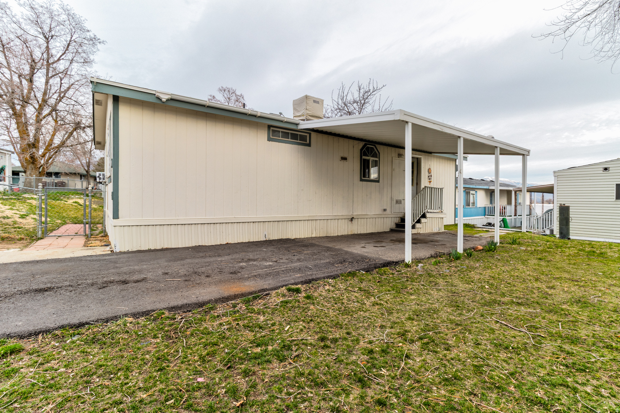 ROLLING HILLS - Residential