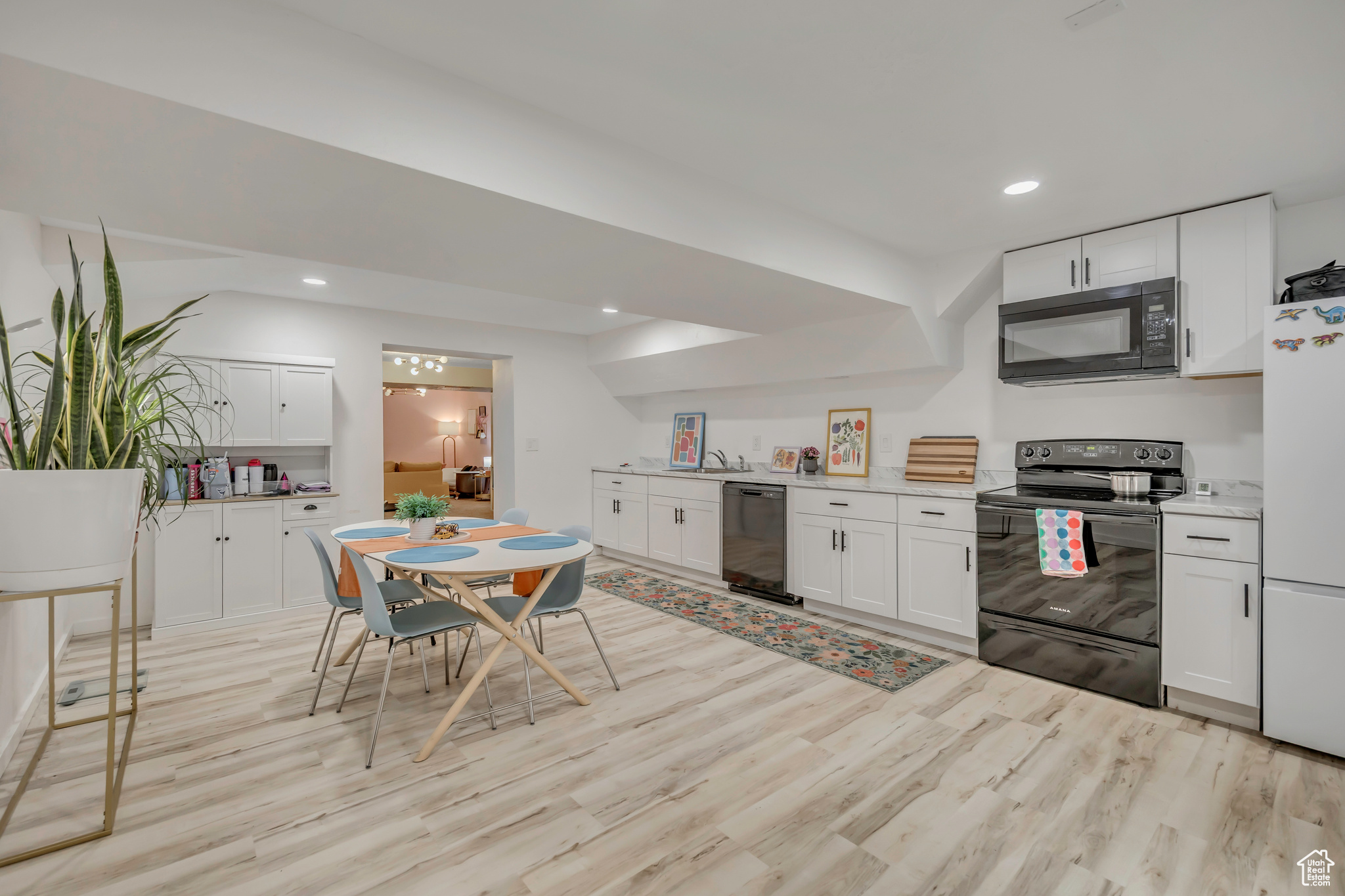 PEBBLE CREEK ESTATES - Residential
