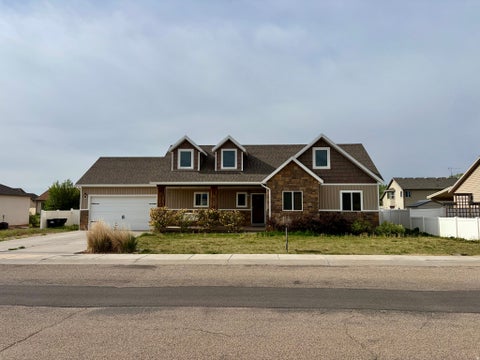 Homes For Sale - 102 E 1800<br/> Roosevelt, UT 84066