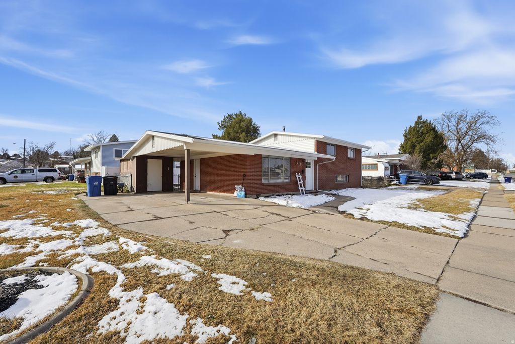 Photo of 311 W 5200 S, Washington Terrace, UT 84405 (MLS # 2139047)