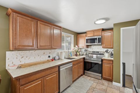 Tiny photo for 311 W 5200 S, Washington Terrace, UT 84405 (MLS # 2139047)