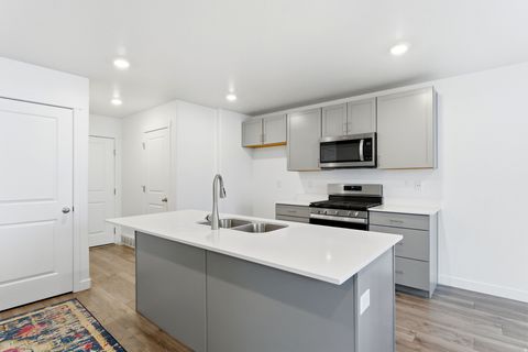 Tiny photo for 1721 E EAGLE VIEW LN, Eagle Mountain, UT 84005 (MLS # 2124660)