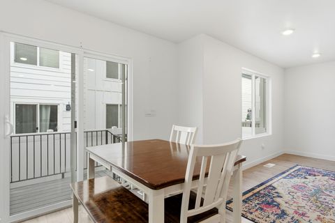 Tiny photo for 1721 E EAGLE VIEW LN, Eagle Mountain, UT 84005 (MLS # 2124660)