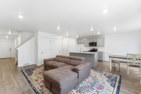 Tiny photo for 1721 E EAGLE VIEW LN, Eagle Mountain, UT 84005 (MLS # 2124660)