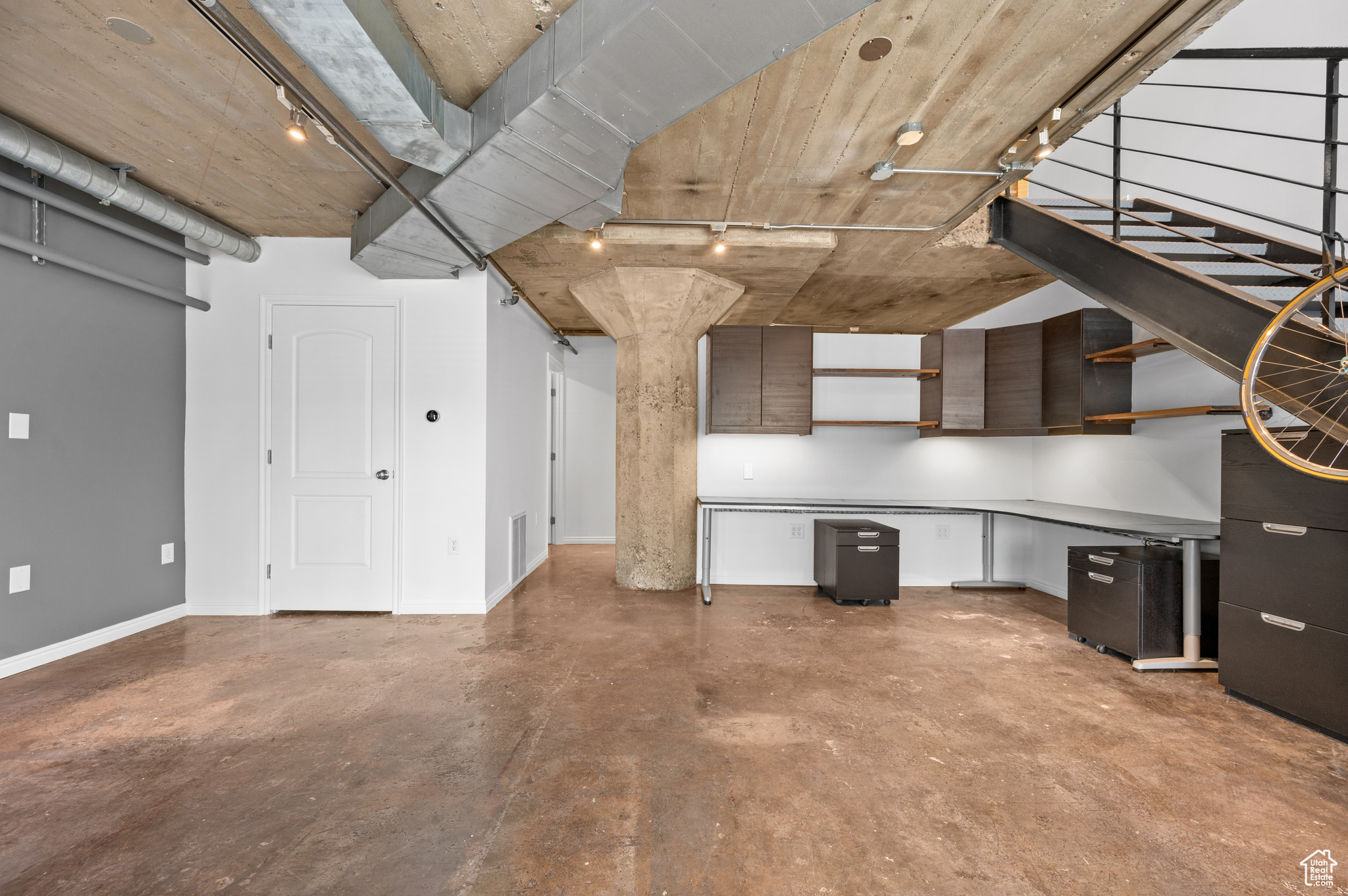 DAKOTA LOFTS - Commercial Sale