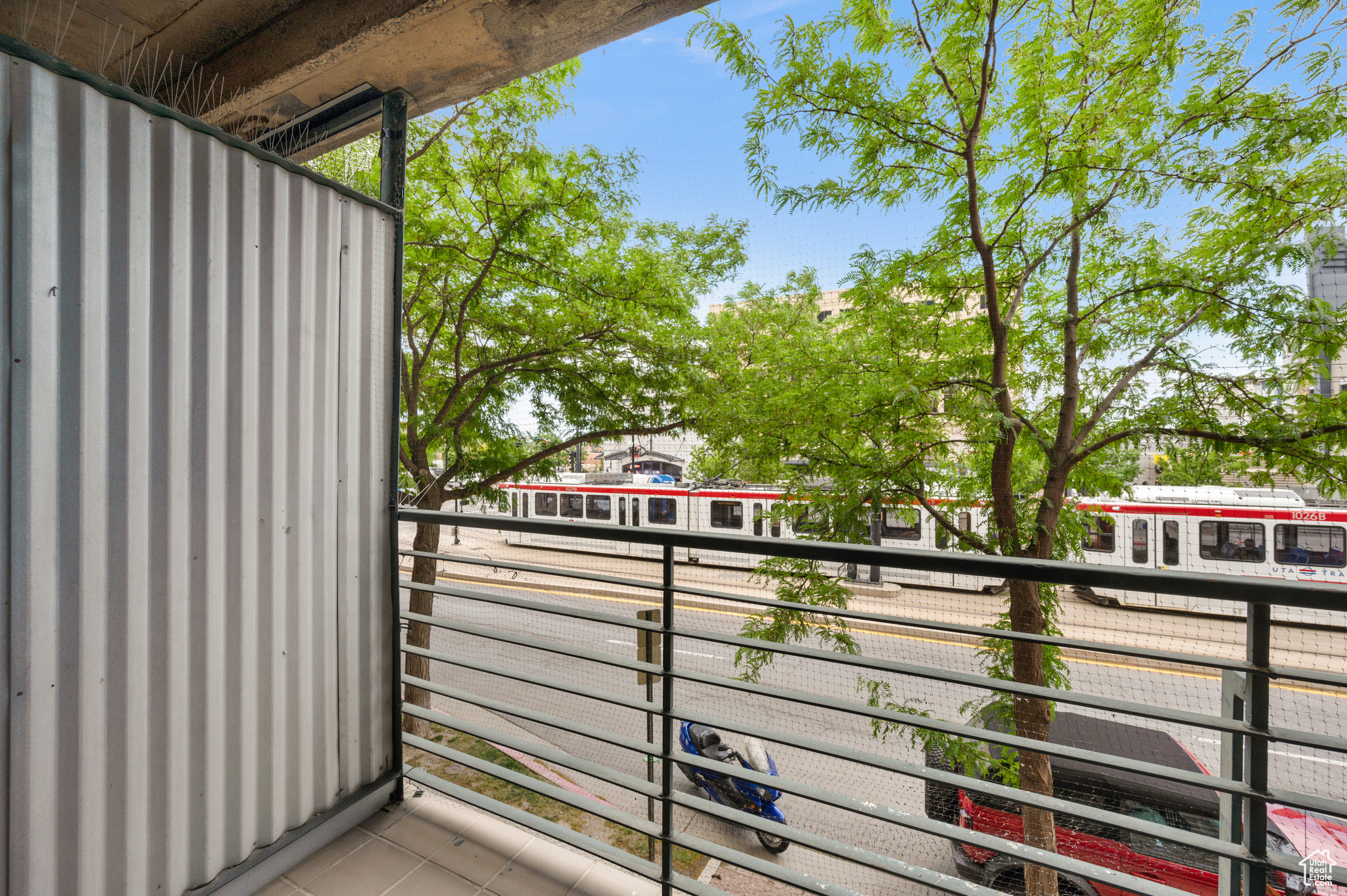 DAKOTA LOFTS - Commercial Sale