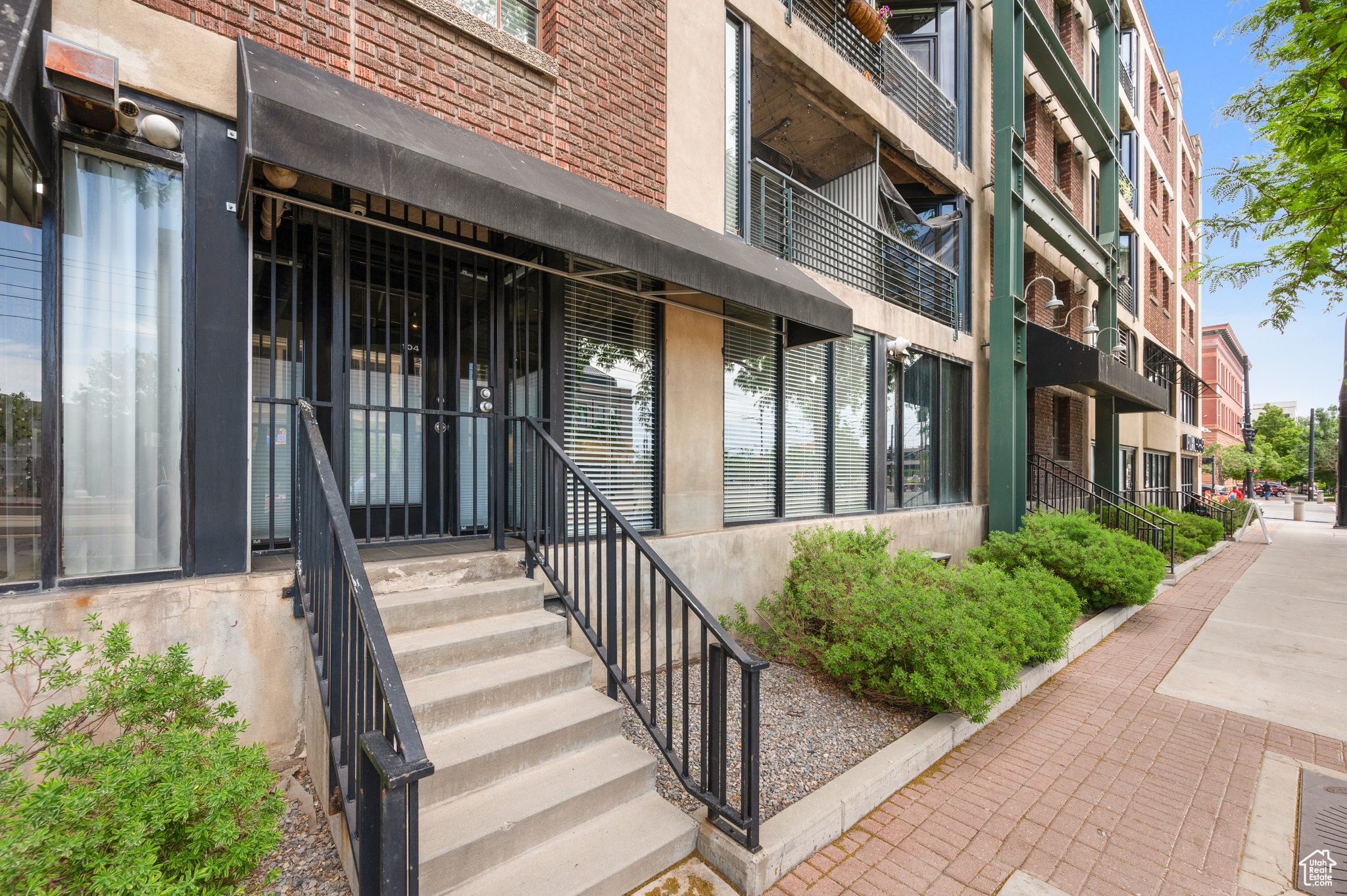 DAKOTA LOFTS - Commercial Sale