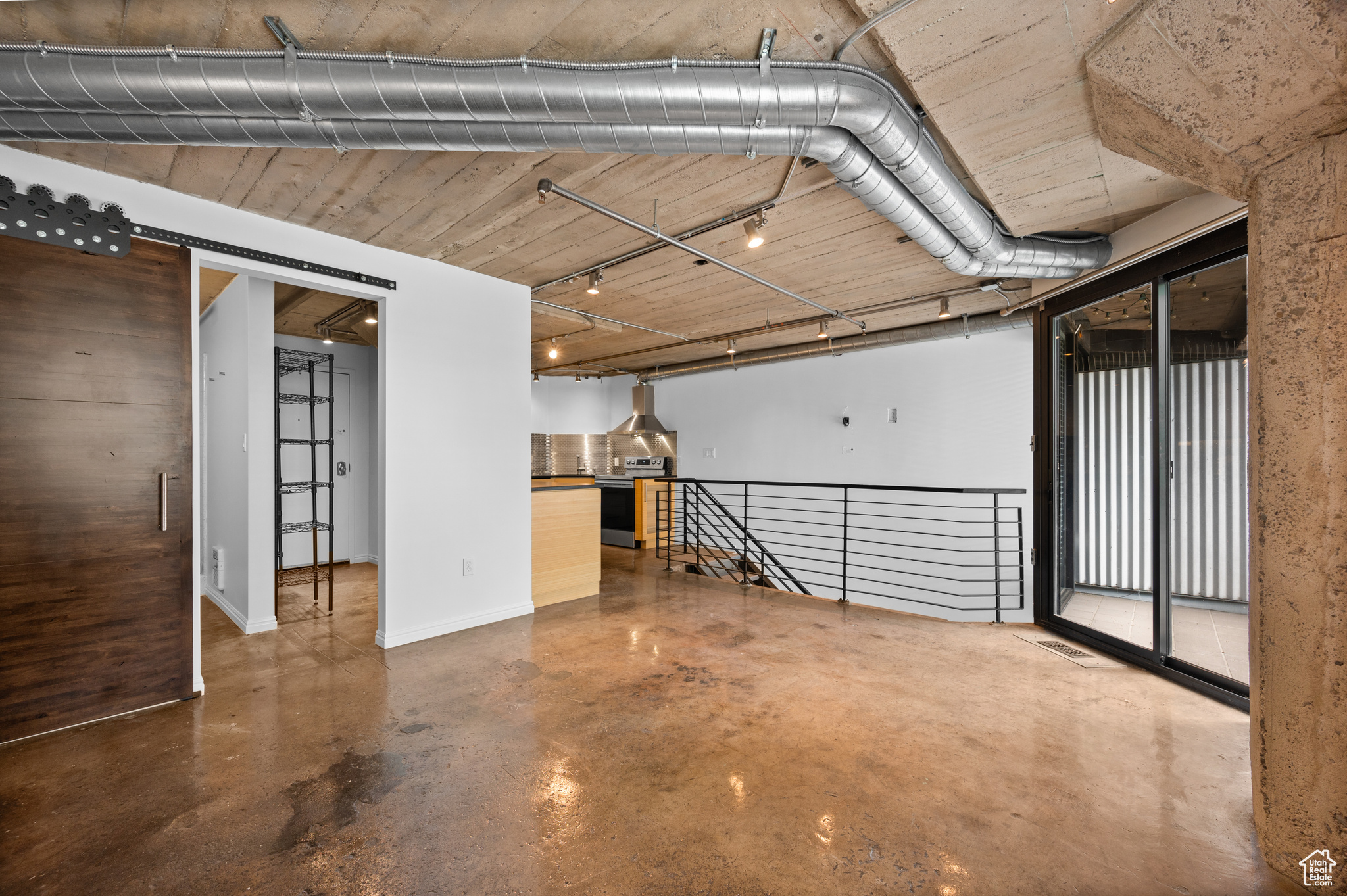 DAKOTA LOFTS - Commercial Sale