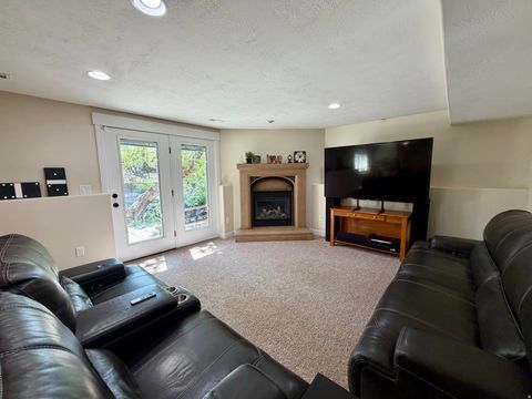 Tiny photo for 156 E STEED CT, Farmington, UT 84025 (MLS # 2148893)