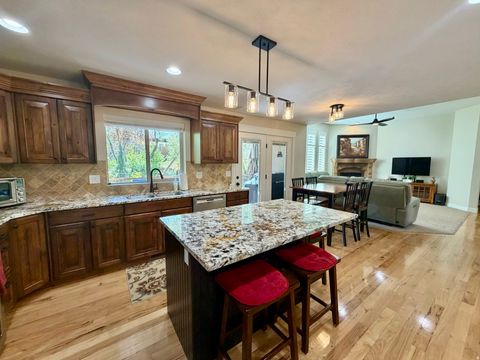 Tiny photo for 156 E STEED CT, Farmington, UT 84025 (MLS # 2148893)