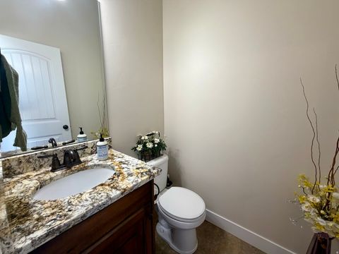 Tiny photo for 156 E STEED CT, Farmington, UT 84025 (MLS # 2148893)