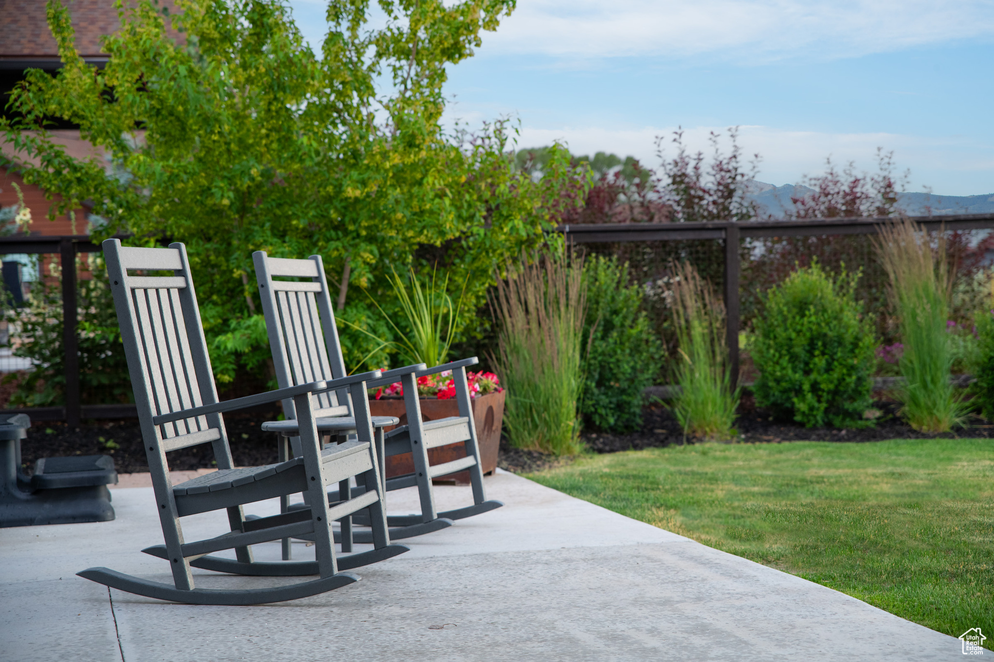 THORN CREEK - Residential