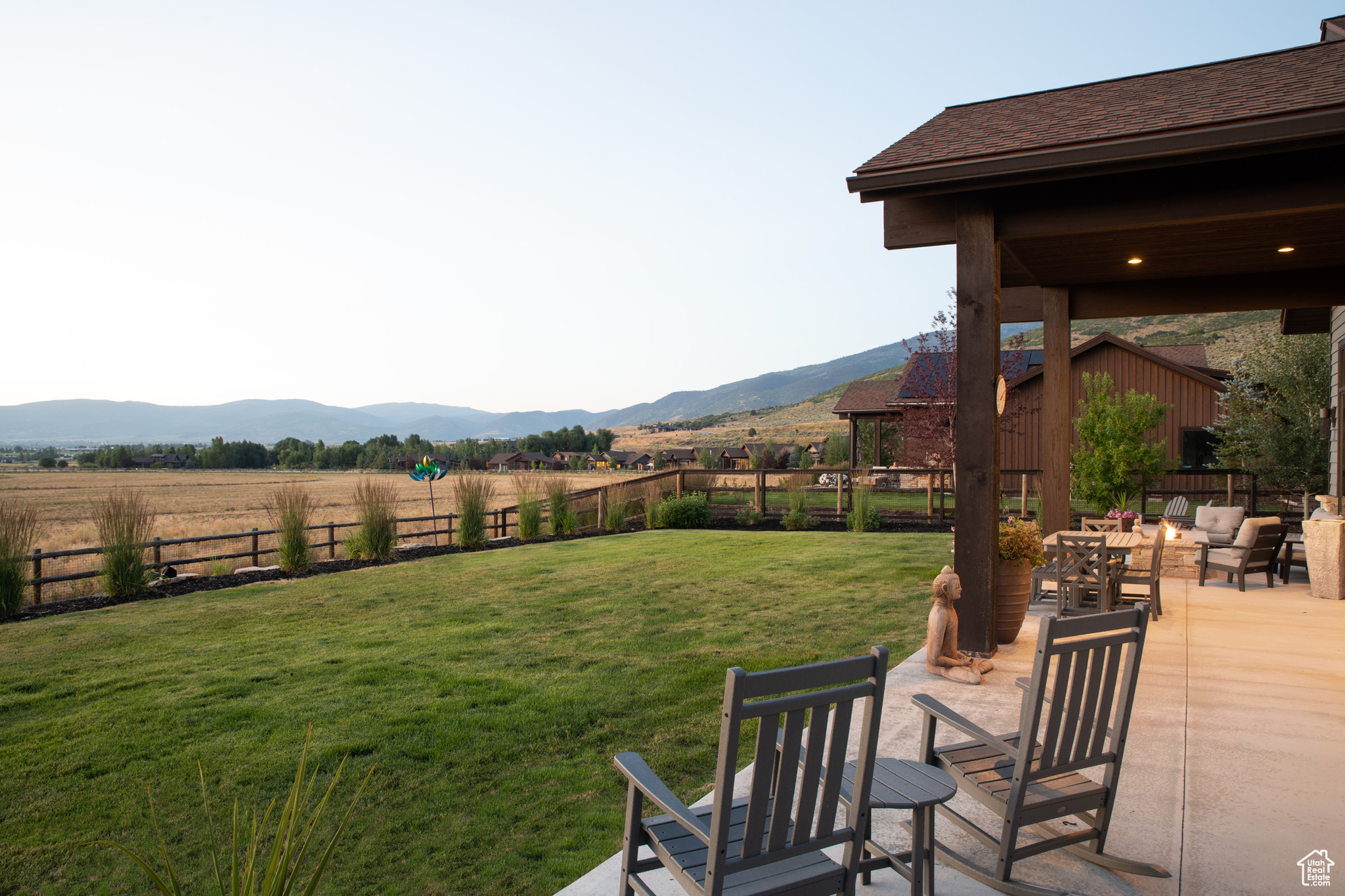 THORN CREEK - Residential