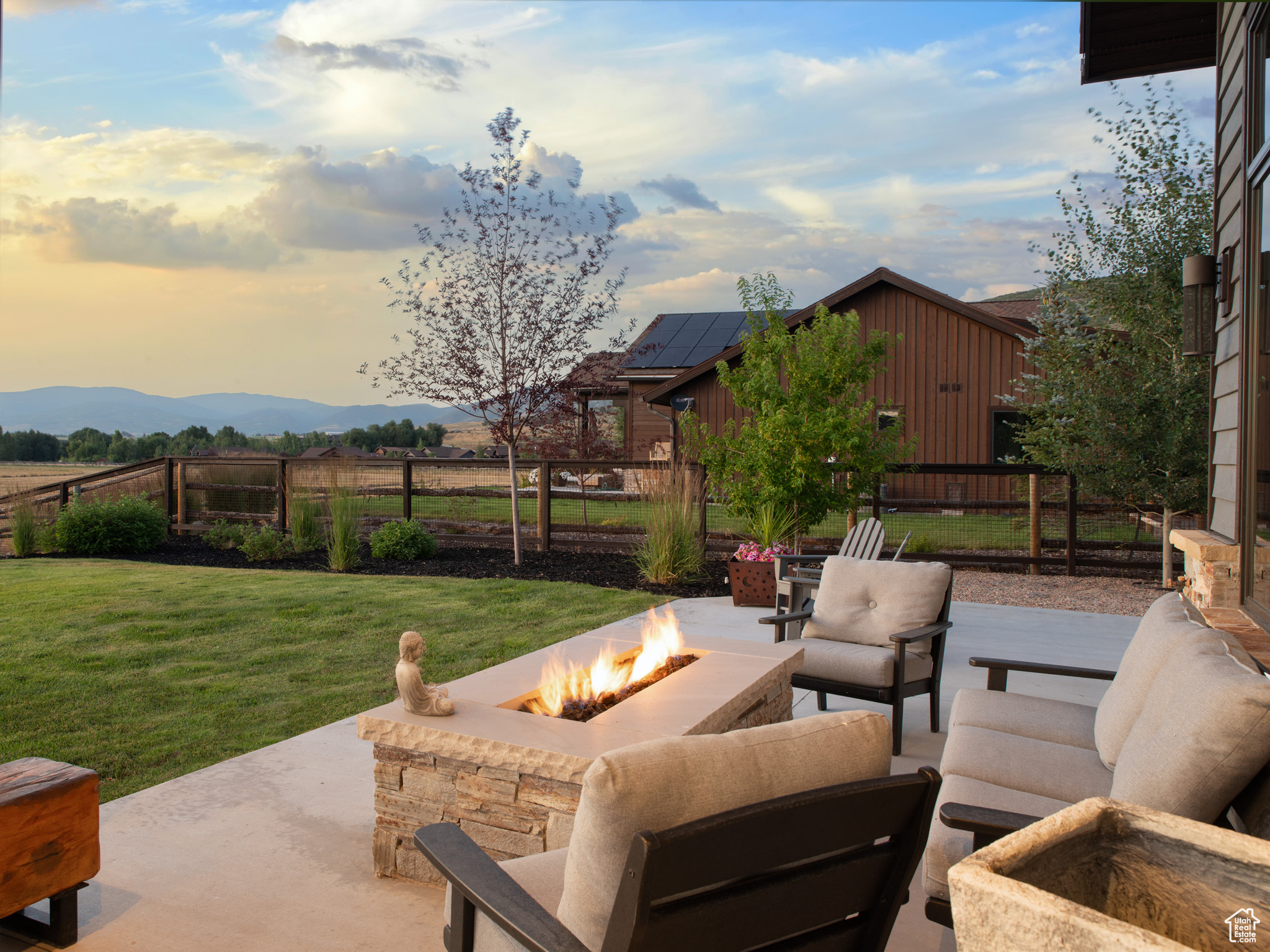 THORN CREEK - Residential
