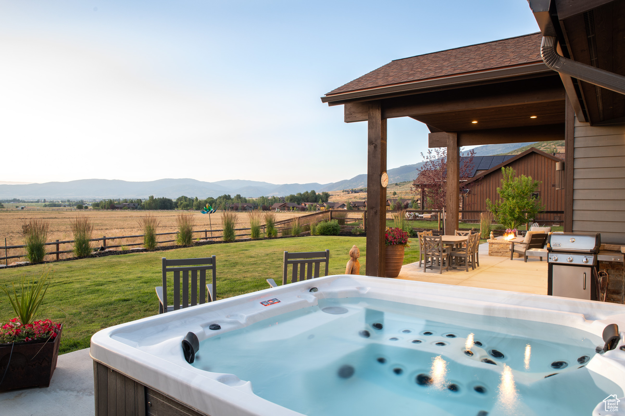 THORN CREEK - Residential